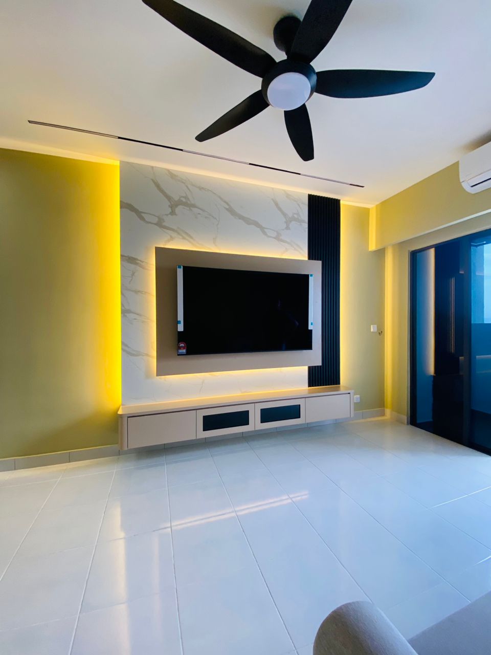 TV Cabinet custom oleh UTECH Interior