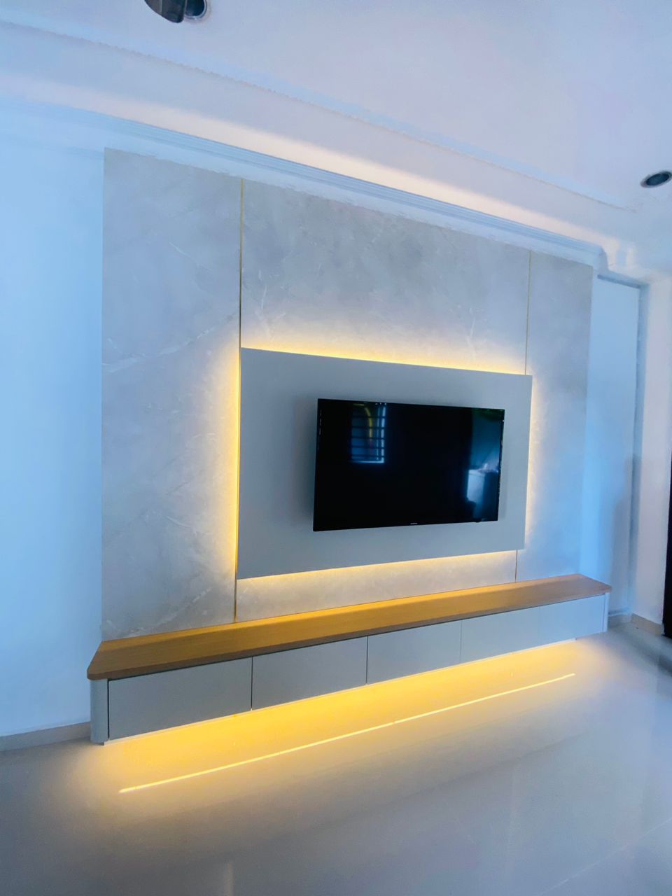 TV Cabinet custom oleh UTECH Interior