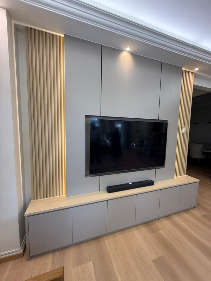 TV Cabinet custom oleh UTECH Interior